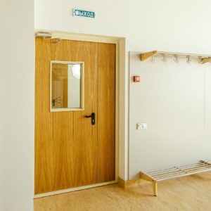 Противопожарная дверь с декоративным покрытием / серия FRM7490